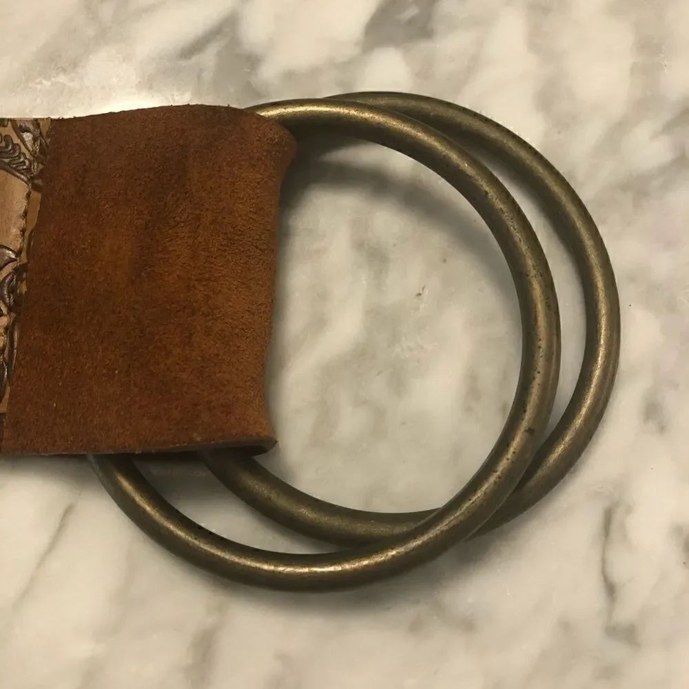 Vintage Streets Ahead Tooled Leather O-Ring Belt - Picture 2 of 6